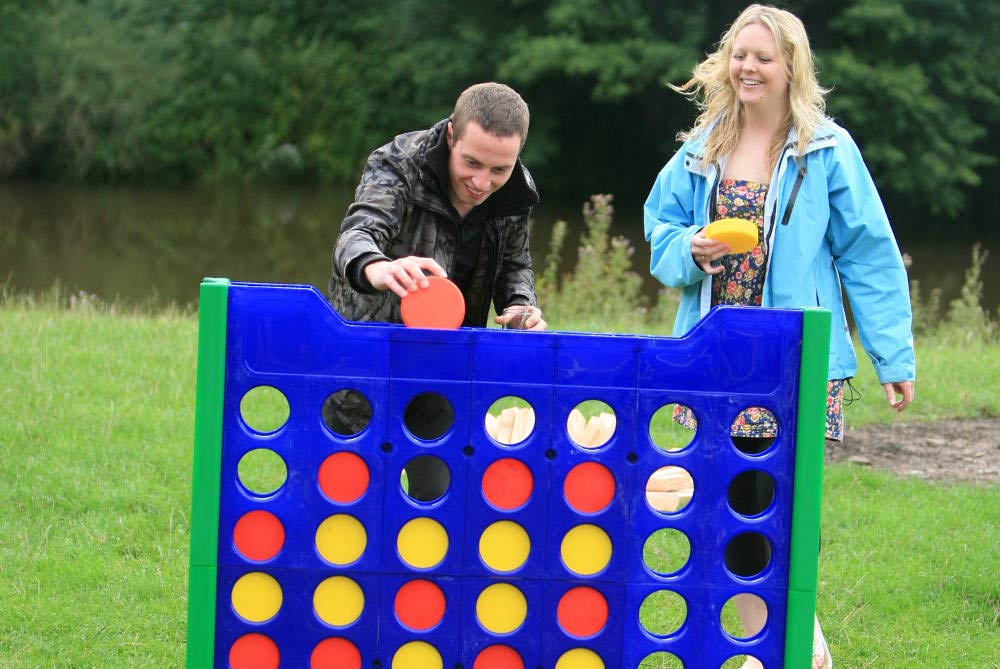 family-fun-days-connect-four