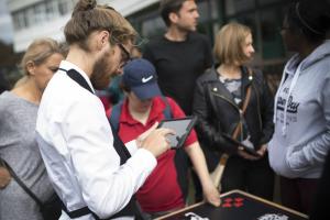 james-bond-treasure-hunt-tablet
