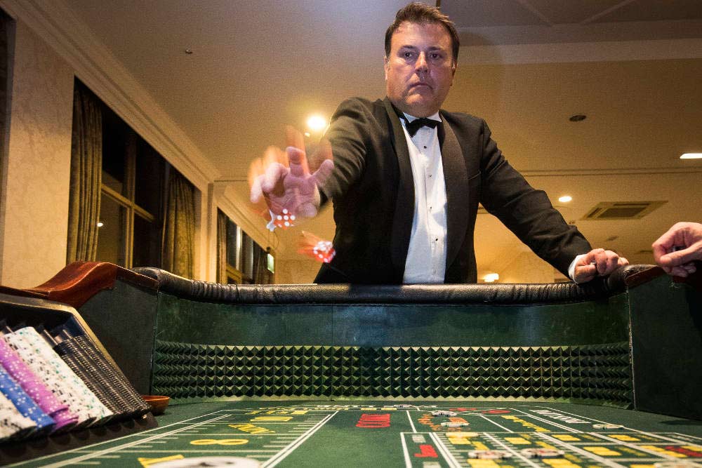 casino-night-mid-roll