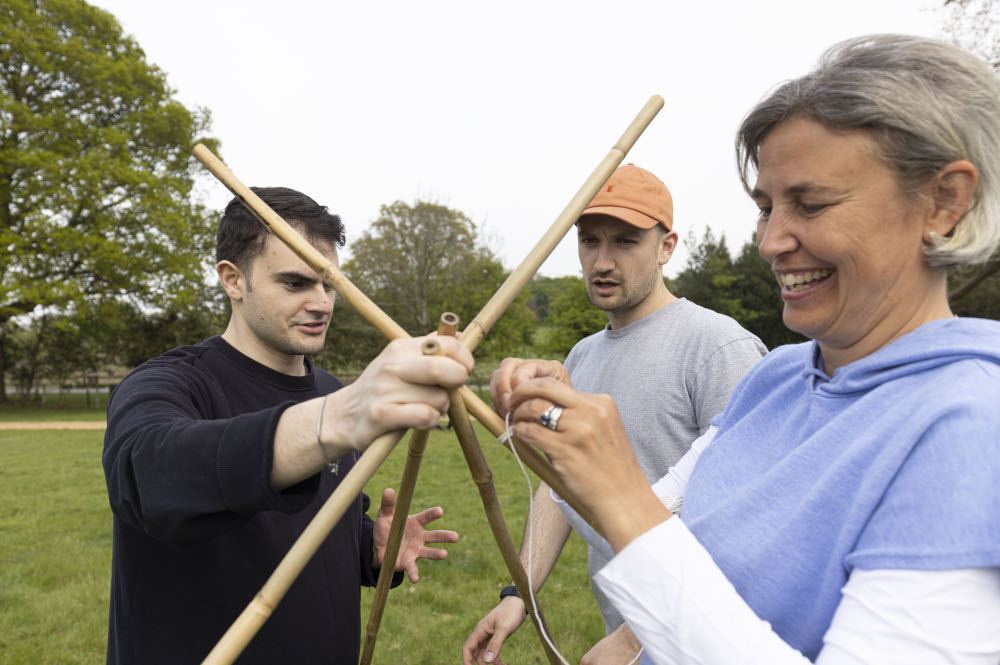 egg-toss-icbreaker-building