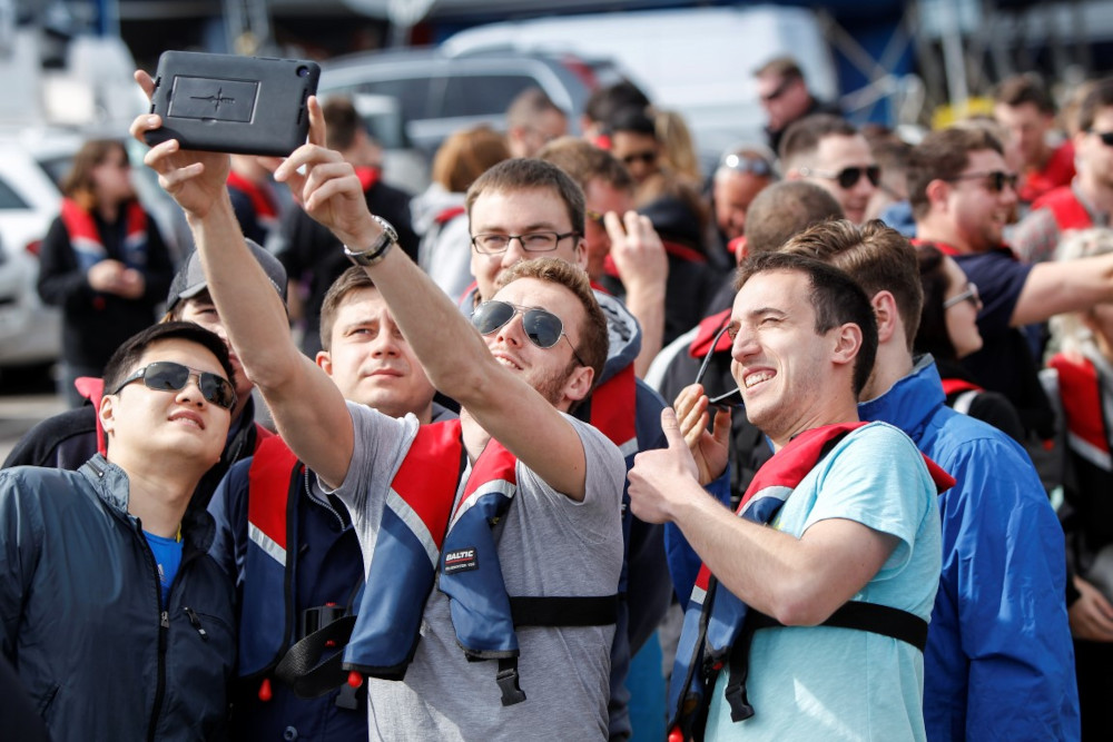Thames-rib-treasure-hunt-selfie